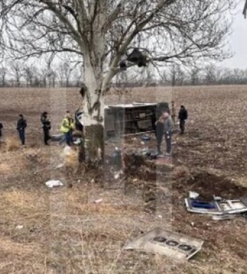 У Дніпропетровській області перекинулася маршрутка із пасажирами: є загиблі та постраждалі