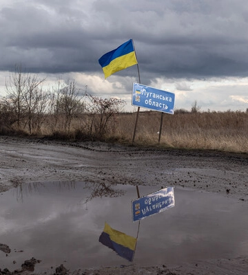 «Бабусю, глянь, український прапор!» Історія одного повернення