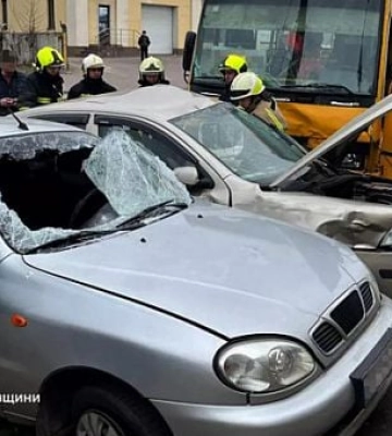 В ДТП на Днепропетровщине пострадали четыре человека