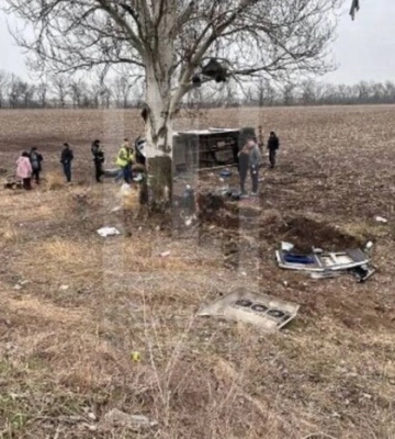 У Дніпропетровській області перекинулася маршрутка із пасажирами: є загиблі та постраждалі
