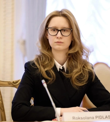 Із наповненням держбюджету складно, але “вже видно світло в кінці тунелю”, – Підласа