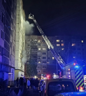 У Луцьку на вулиці Кравчука пожежа – працюють рятувальники 