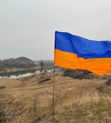 Активісти руху "Жовта Стрічка" підняли прапор України в окупованій Макіївці