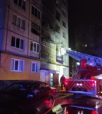 У Луцьку на вулиці Кравчука пожежа – працюють рятувальники 