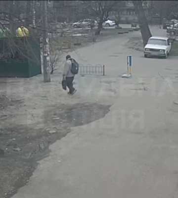 У Києві затримали злісного підпалювача сміттєвих баків (ВІДЕО)