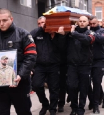 Провели в останню путь командира полку «Цунамі» Олександра Гостіщева, який загинув внаслідок удару по Одесі