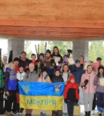 Юні лижники Хустщини отримали нове екіпірування та змагалися на горі Гимба