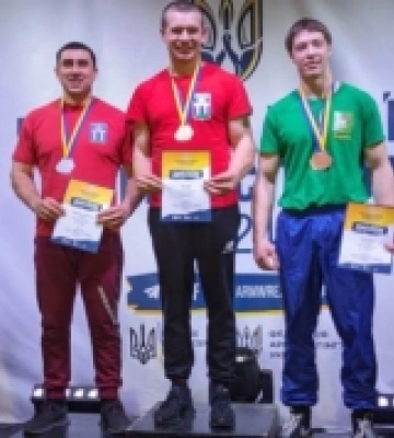 14 медалей різного ґатунку привезли рівненські армреслери з Чемпіонату України серед дорослих
