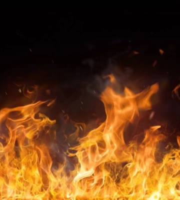У Рівному загорівся смітник
