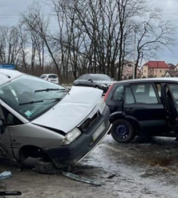 Четверо людей, серед них — дитина, травмувалися у ДТП на Львівщині