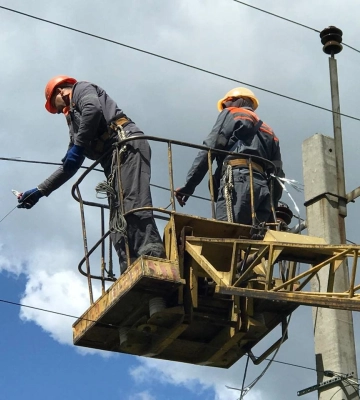 Електрики заживили більшість споживачів Золочівської громади
