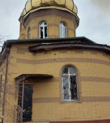 Росіяни вдарили по території храму в Харківській області