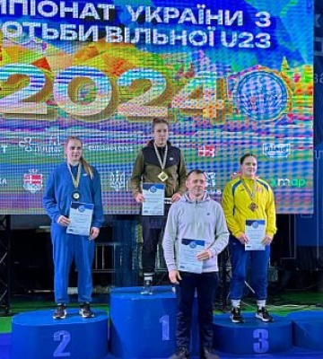 Дев&#039;ятеро прикарпатських спортсменів здобули нагороди на чемпіонаті України з вільної боротьби