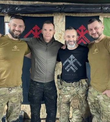 &quot;Захоплююся їхньою мужністю&quot;: Шевченко відвідав бійців на Харківщині та привіз подарунки – фото