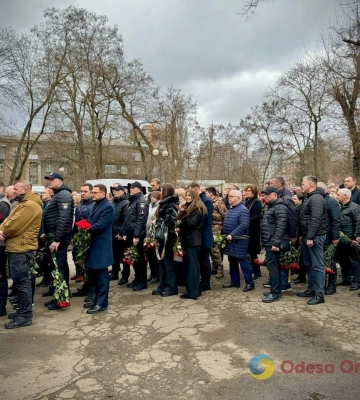 В Одесі провели в останню подорож загиблого від ракетного удару колишнього віцемера Сергія Тетюхіна