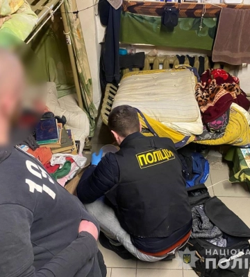 На Рівненщині "смотрящий" налагодив постачання у СІЗО наркотиків, алкоголю та інших заборонених речей
