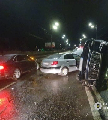 В Киеве пьяный водитель совершил тройное ДТП: есть пострадавшие