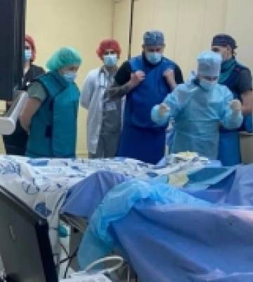 У Луцьку медики з допомогою ковельських колег вперше підключили пацієнта до апарату VA-ECMO