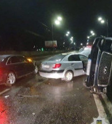 У Києві п’яний водій вчинив потрійну ДТП: є постраждалі