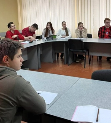 Наголоси, дати і пороговий бал: як в ліцеї у Луцьку готують випускників до НМТ