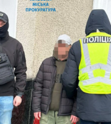 Столичні правоохоронці повідомили про підозру організаторам черговой схеми незаконного виїзду за кордон 
