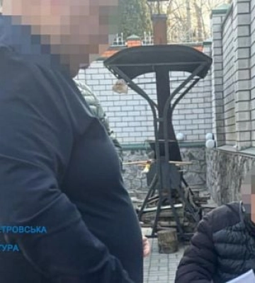 Фіктивні шлюби та жінки з інвалідністю – на Дніпропетровщині викрито схему переправи ухилянтів за кордон