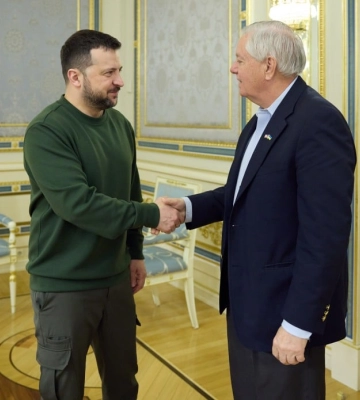 Зеленський зустрівся із сенатором Гремом: Обговорили життєво важливу роль американської допомоги. ФОТО