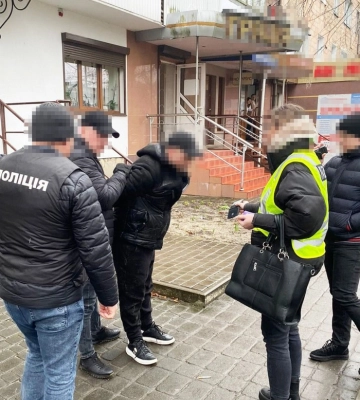 Переправлення ухилянтів через кордон під виглядом волонтерів – затримано керівника волинського благодійного фонду