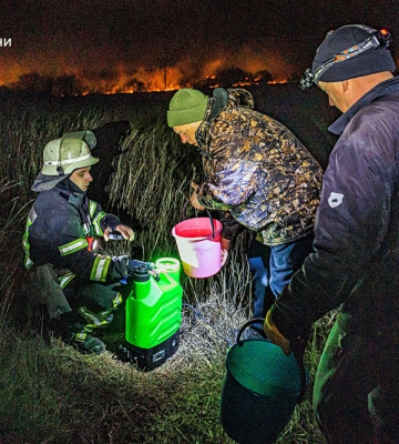 Мешканці ледь не спалили село в Харківській області (фото, відео)