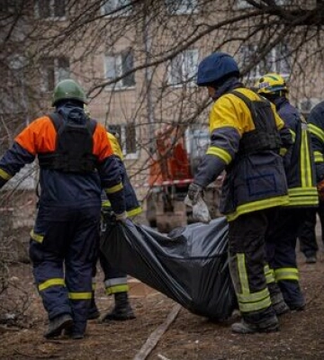 Удар &quot;Шахеда&quot; по п’ятиповерхівці в Сумах: рятувальники деблокували тіло третьої загиблої людини. ВІДЕО+ФОТО