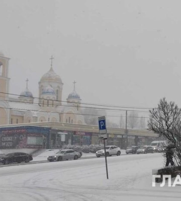 До Хмельницького та Львова неочікувано повернулася зима 