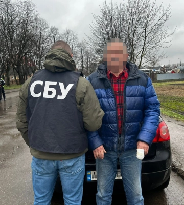 На Івано-Франківщині СБУ затримала трьох місцевих мешканців, які торгували зброєю. ФОТО