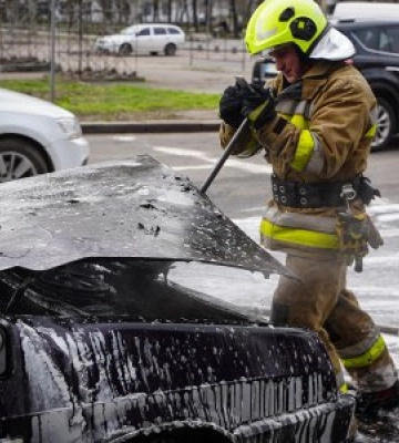 19 березня у Миколаєві горів автомобіль ВАЗ