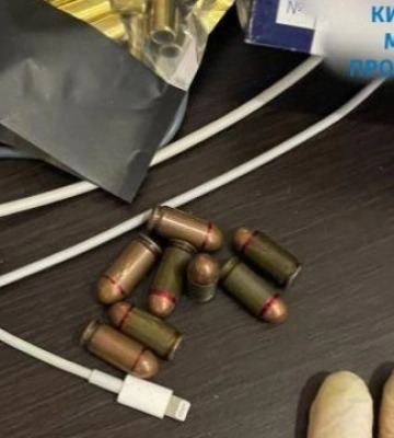 Выдавали себя за военных: в Киеве разоблачили мошенников, которые присвоили помощь для ВСУ на почти 2 миллиона гривен