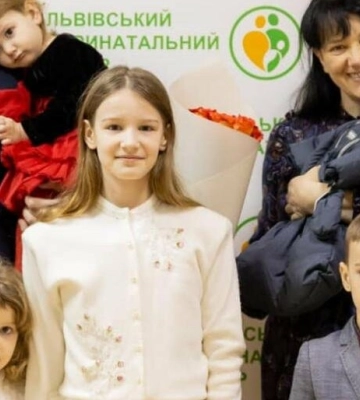 У Львові жінка народила сьому дитину: хлопчик став 105 онуком у бабусі
