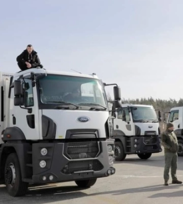 Деокупована громада на Чернігівщині отримала сучасний сміттєвоз за підтримки уряду Японії