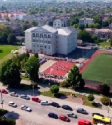 Чому футбольний майданчик зі штучним покриттям Нововолинського ліцею №1 зачиняють