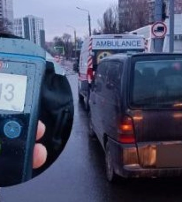 У Дніпрі на Набережній Перемоги п’яний водій Mercedes влетів у “швидку”