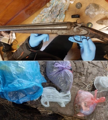 Кролевецькі поліцейські викрили мешканця громади у зберіганні наркотиків та зброї