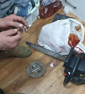 Житель Днепра украл у коммунальщиков бензопилу: пришлось вызвать полицию