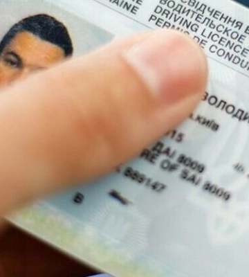 Двоє жителів Одеського району підробили водійські посвідчення