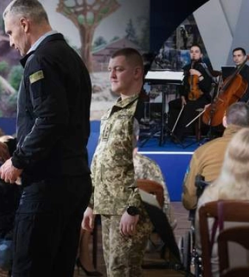 КМДА: Віталій Кличко привітав бійців 5 окремої штурмової Київської бригади з другою річницею створення