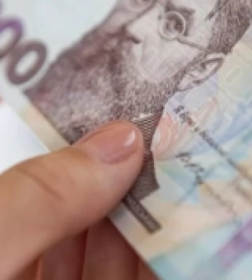 Луцька міськрада привітає ювілярів-довгожителів тисячею гривень
