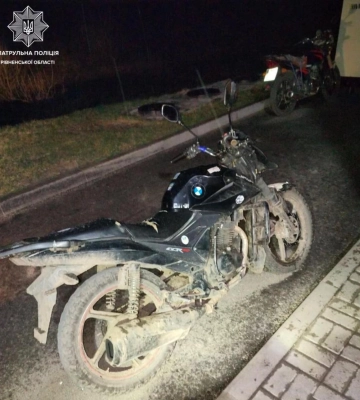 Неповнолітній, нетверезий ще й на мотоциклі зі знищеними номерами: сарненські патрульні  склали на 17-річного хлопця 4 адмінпротоколи