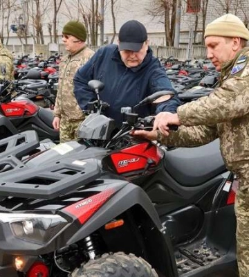 Корисні для виконання бойових завдань. Військові забрали перші 50 нових квадроциклів, які для них придбав Дніпро