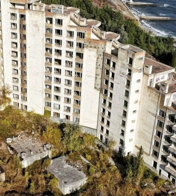 У Криму окупанти виставили на аукціон пансіонат Коломойського «Лазурний берег»