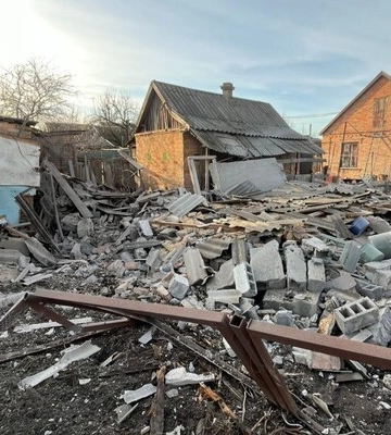 Росіяни вночі вдарили по Дніпропетровщині та поранили людей. Ціла родина в лікарні