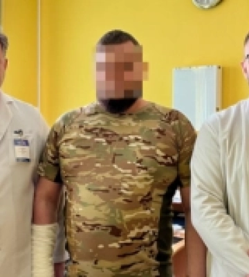 Закарпатські лікарі дістали з легені 33-річного військового осколок снаряду