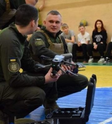 У Хмельницькому нацгвардійці провели урок, присвячений добровольцям