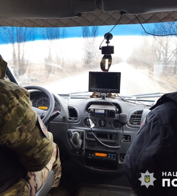 На Донеччині «Білі янголи» евакуювали маломобільне літнє подружжя (ВІДЕО)